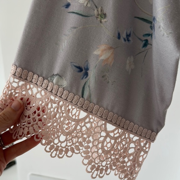 Flora Nikrooz Floral Robe - Picture 3 of 6